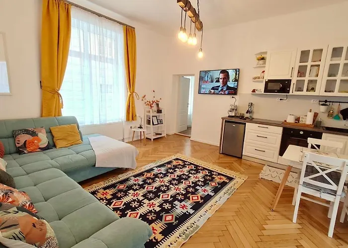 Jasmine Serenity Apartment - Central, Behind Black Church